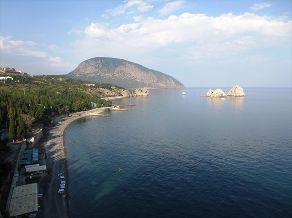 Вид на Гурзуф со скалы Дженевез-Кая (Гурзуф)